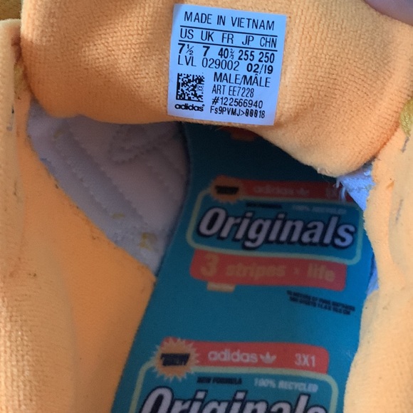 Adidas Sneakers Sz 7.5 - Picture 8 of 8